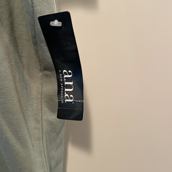 🤩A.N.A🤩 - Picture 3 of 5